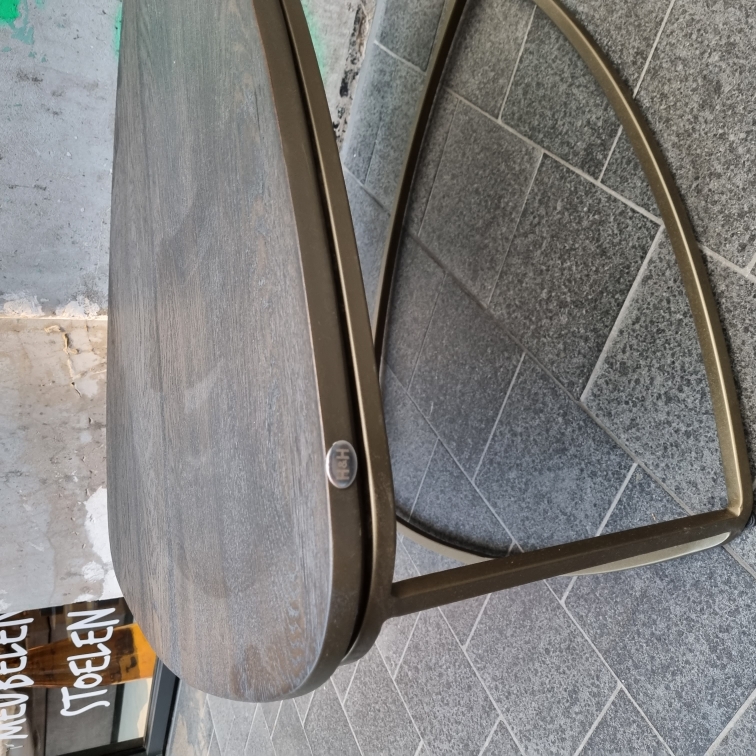 Bijzettafel City triangel Bijzettafel City triangel