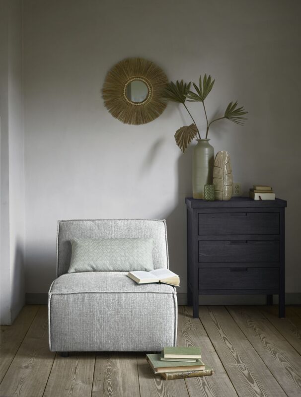 Lichtgrijze fauteuil Baricci met prachtige vlindernaad Lichtgrijze fauteuil Baricci met prachtige vlindernaad