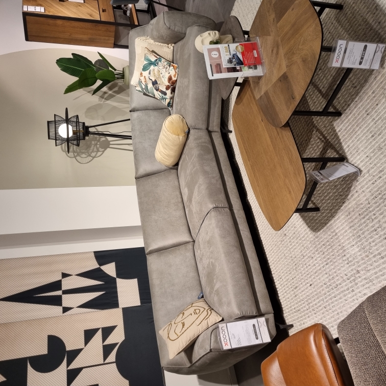 Malaga bank met lounge end Malaga bank met lounge end